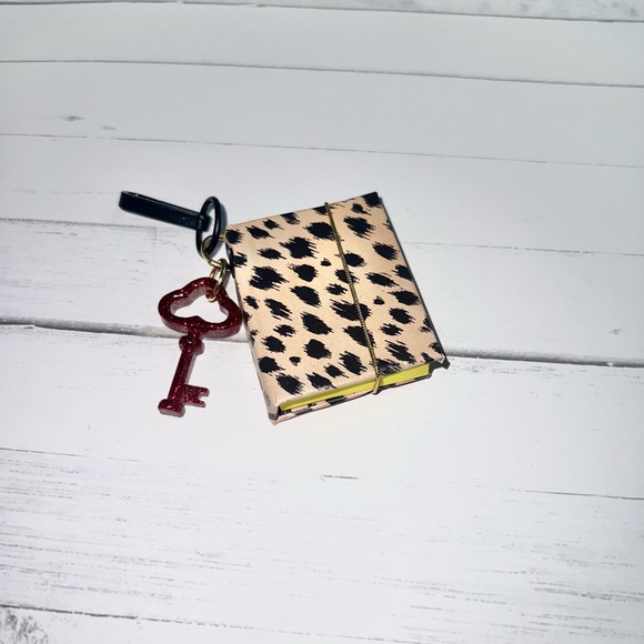 Keychain Sticky Note Bookbinder / post-it dispenser / Post-it hand-held  Notes - Picture 3 of 12